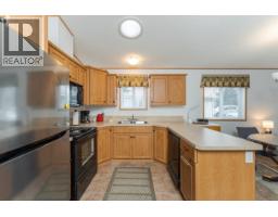 Kitchen - 32 7817 S 97 Highway, Prince George, BC V2N6P6 Photo 2