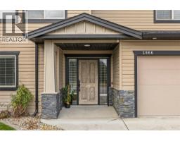 Full bathroom - 2866 Auburn Road, West Kelowna, BC V4T3B2 Photo 2