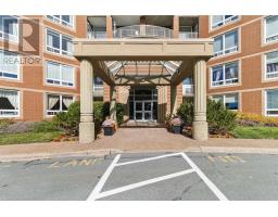 307 10 Regency Park Drive, Image 3