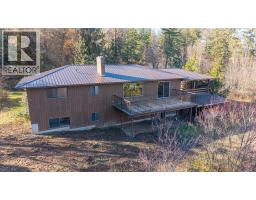 Full bathroom - 4358 Chamberlain Road, Spallumcheen, BC V4Y0M1 Photo 3