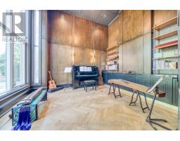 15 Ames Circle, Image 3