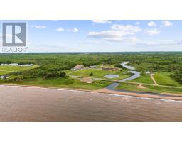 305 6216 Route 11, Mont Carmel, PE C0B2E0 Photo 3