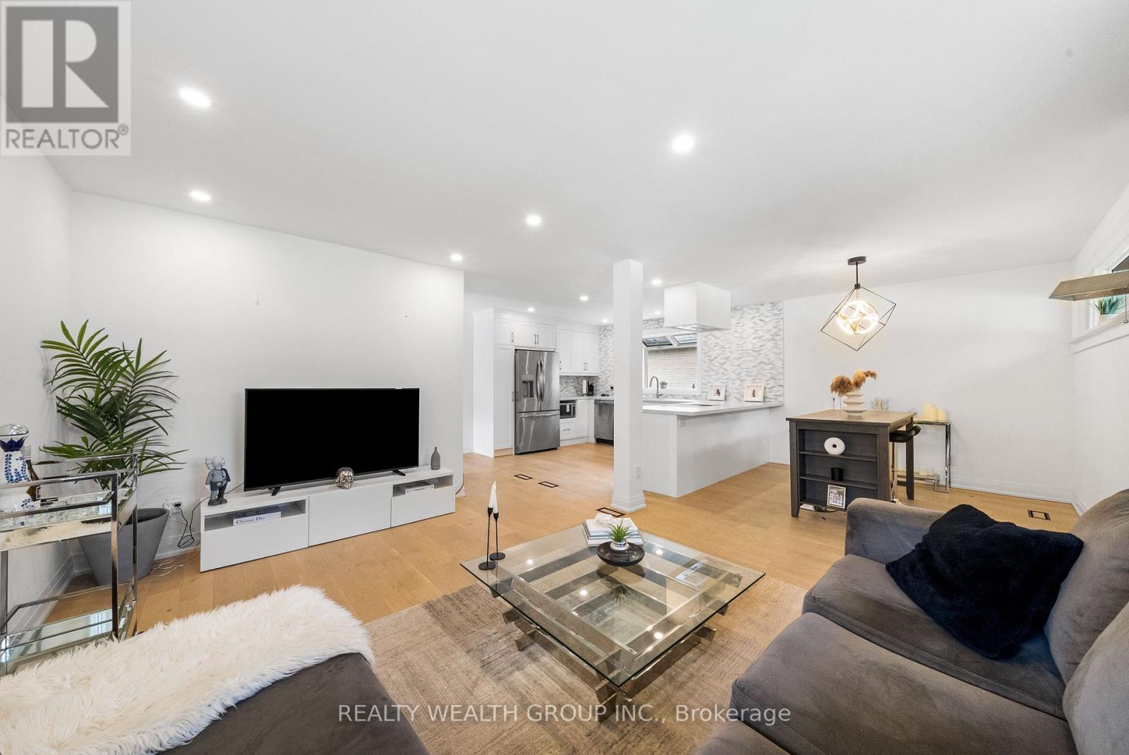 39 Treadgold Crescent