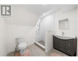 39 Treadgold Crescent, Image 2