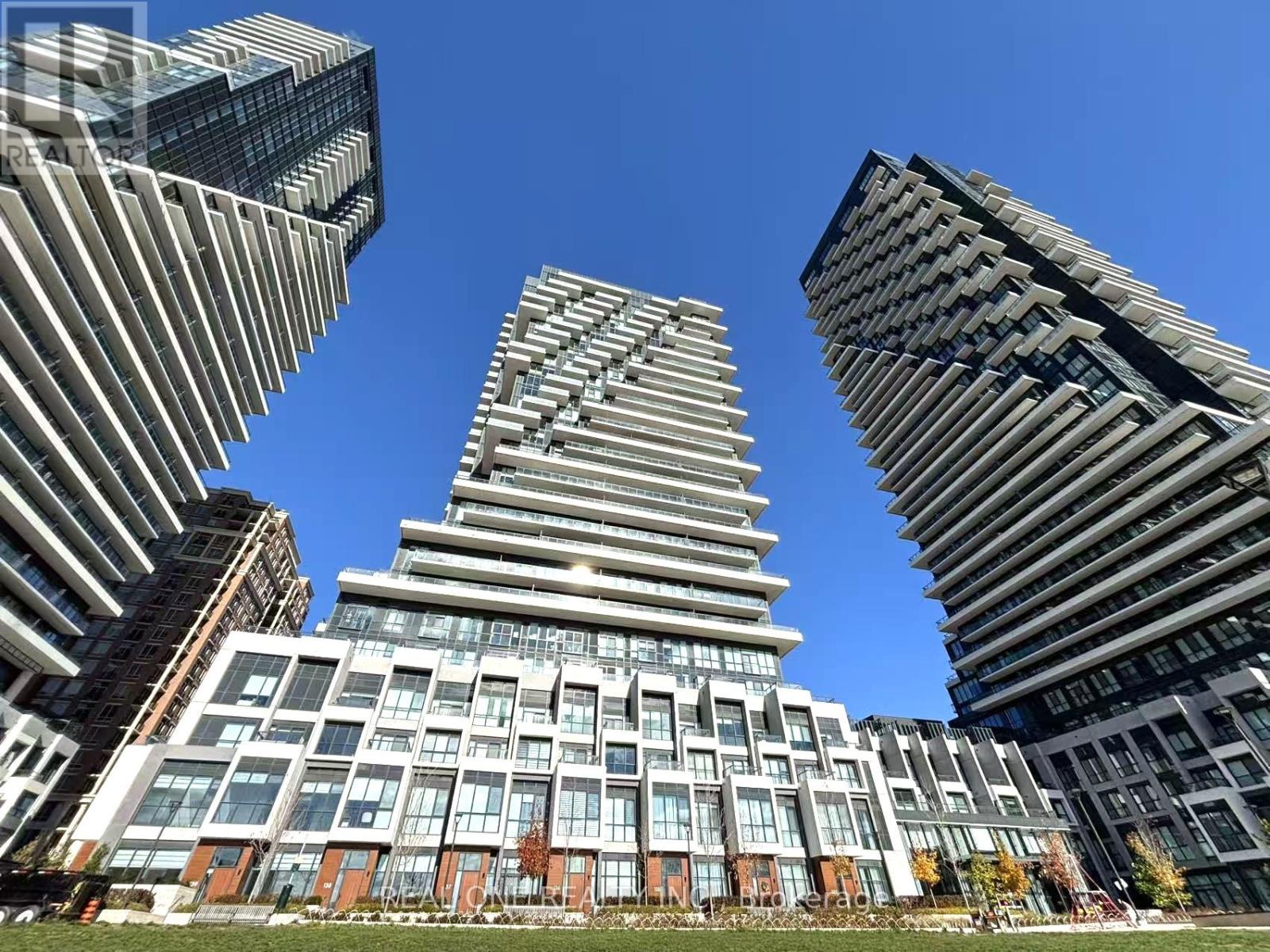 2704 30 Inn On The Park Drive