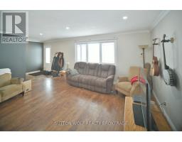 Living room - 1920 Melwood Road, Adelaide Metcalfe, ON N7G3H5 Photo 3