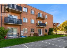 Living room - 29 456 Carlton Street, St Catharines, ON L2M4X1 Photo 3