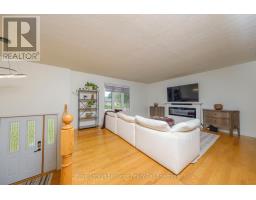 Kitchen - 27 Dawson Drive, Kincardine, ON N2Z2X6 Photo 5