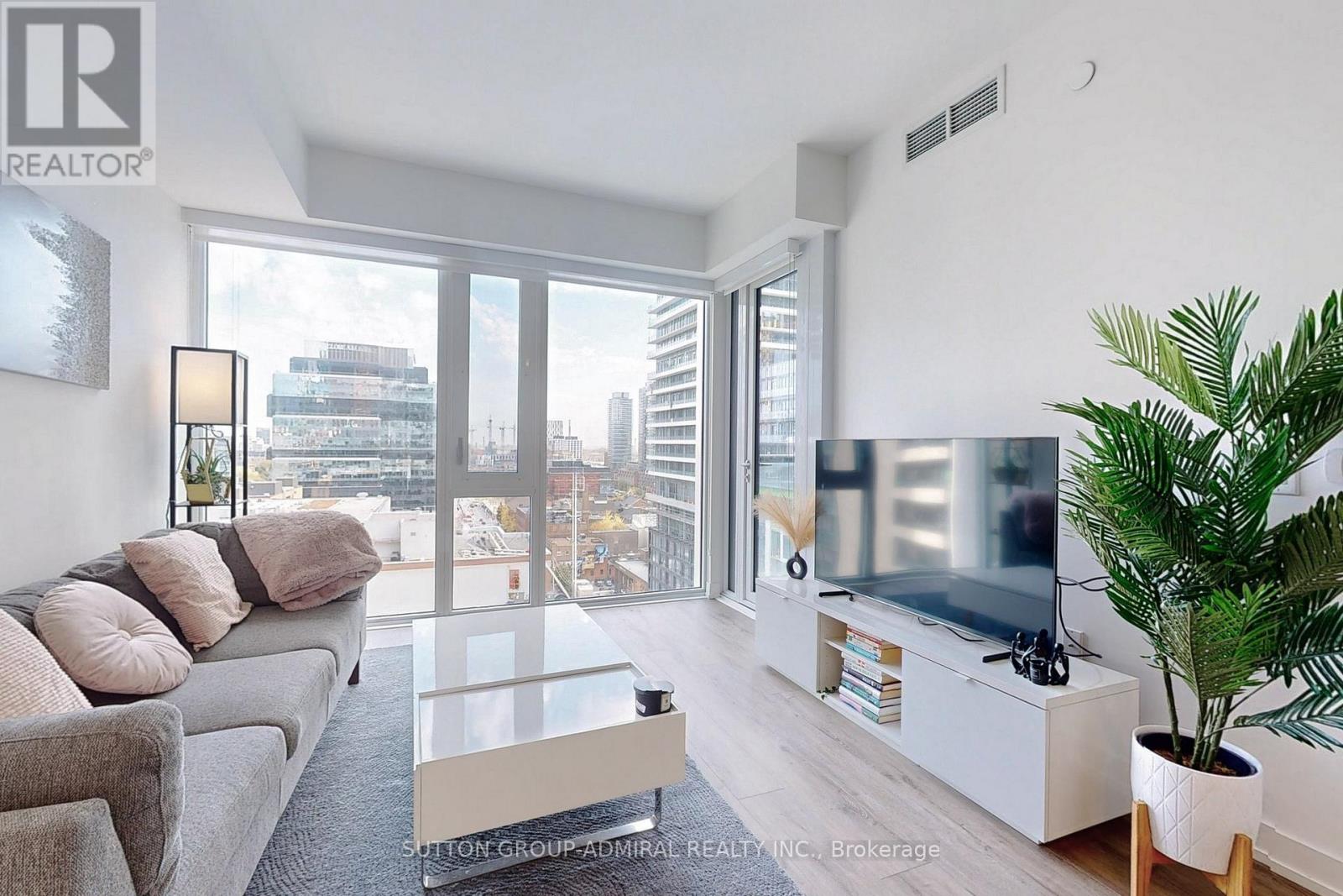 1412 158 Front Street E