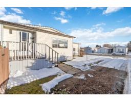 Dining room - 5407 Eastview Cr, Redwater, AB T0A2W0 Photo 2