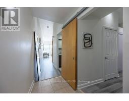 216 700 King Street W, Image 3