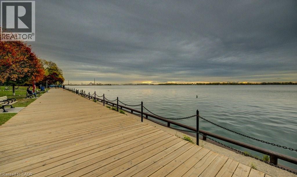 33 Harbour Square Unit 1416