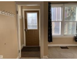 Kitchen - 5014 51 Av, Vegreville, AB T9C1M1 Photo 3