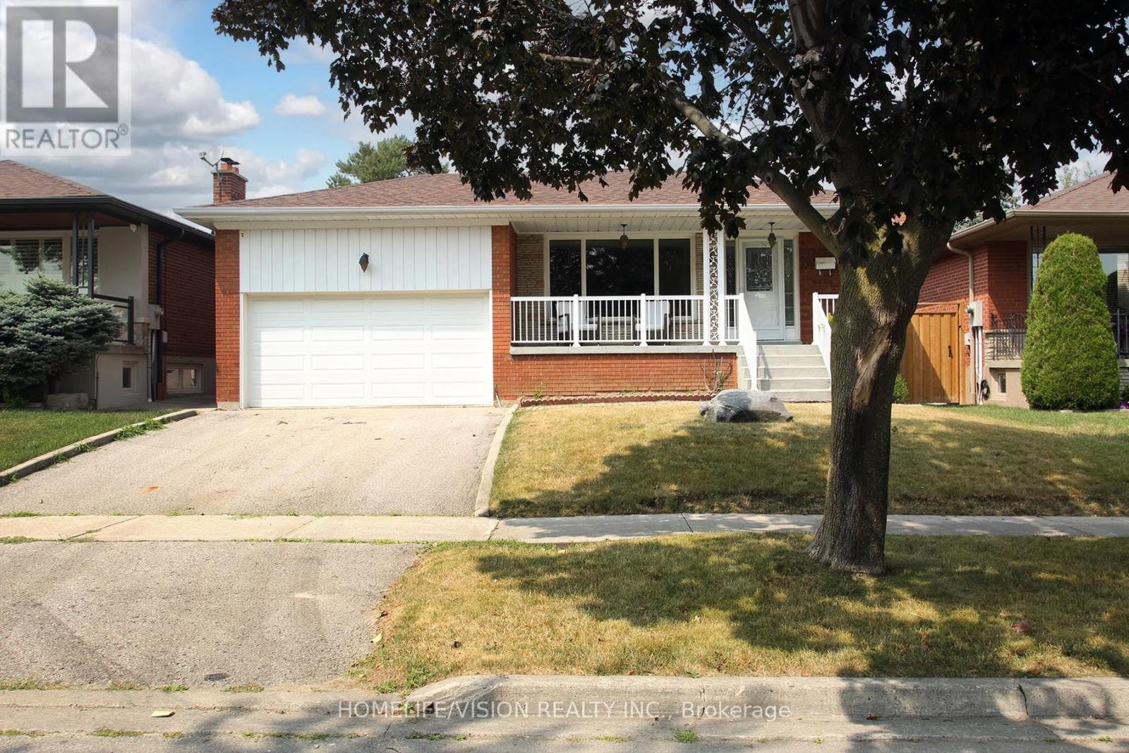 64 Orangewood Crescent