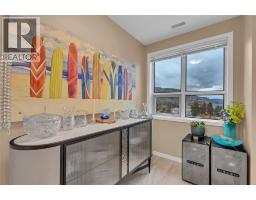 Kitchen - 3388 Skaha Lake Road Unit 1004, Penticton, BC V2A6G4 Photo 4