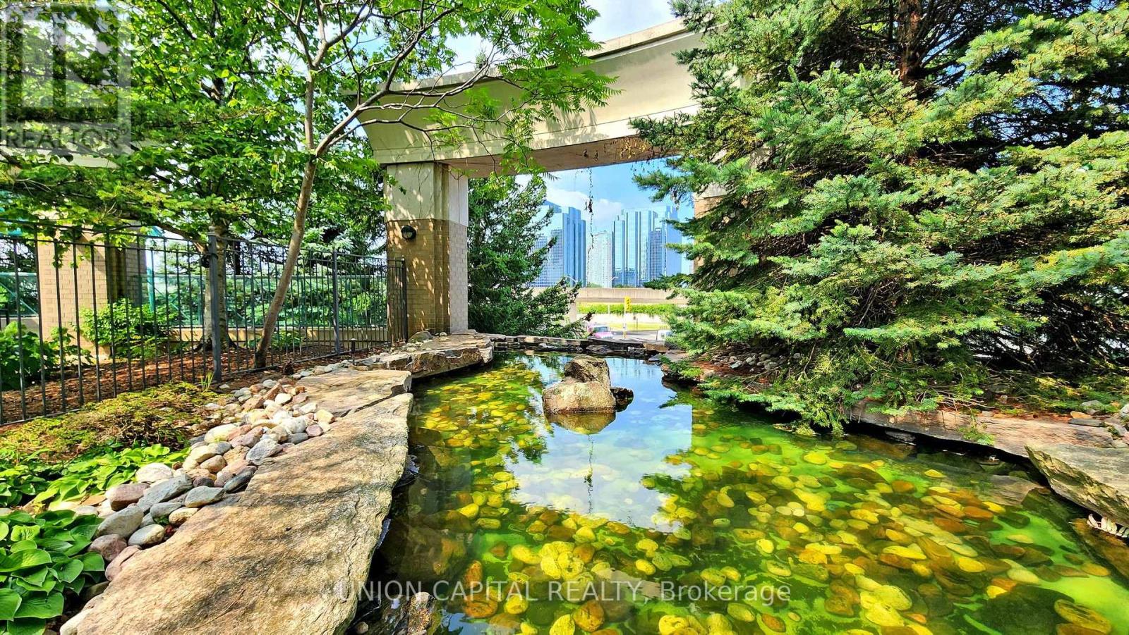 Ph 01 61 Town Centre Court