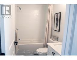 2057 Caltra Crescent, Image 3