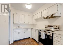 Kitchen - 406 15390 Yonge Street, Aurora, ON L4G1N8 Photo 3