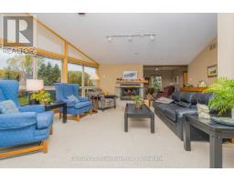 Dining room - 130 Pioneer Lane, Blue Mountains, ON L9Y0M7 Photo 5