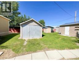 Kitchen - 331 Armstrong Street, Carmangay, AB T0L0N0 Photo 5