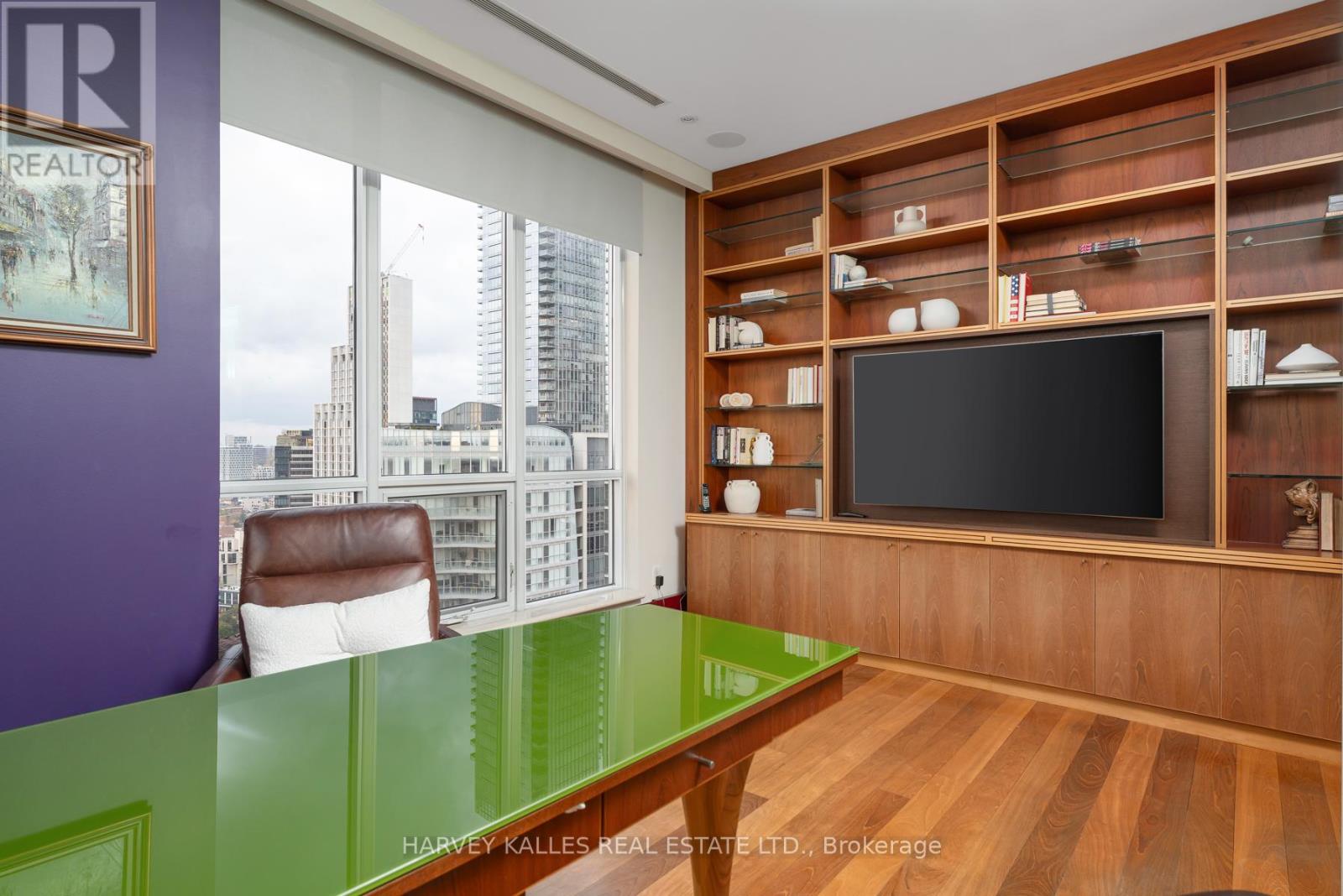 2604 10 Bellair Street