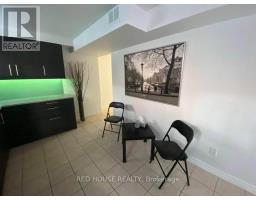 Bathroom - 518 Meadows Boulevard, Mississauga, ON L4Z1G6 Photo 4