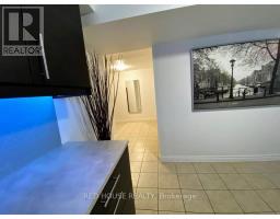 518 Meadows Boulevard, Mississauga, ON L4Z1G6 Photo 5