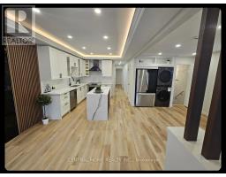 Primary Bedroom - 137 Willow Lane, Newmarket, ON L3Y4J1 Photo 3