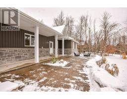 Bathroom - 8 Merrington Avenue, Oromedonte, ON L3V6H2 Photo 2