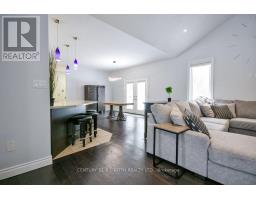 Dining room - 8 Merrington Avenue, Oromedonte, ON L3V6H2 Photo 4