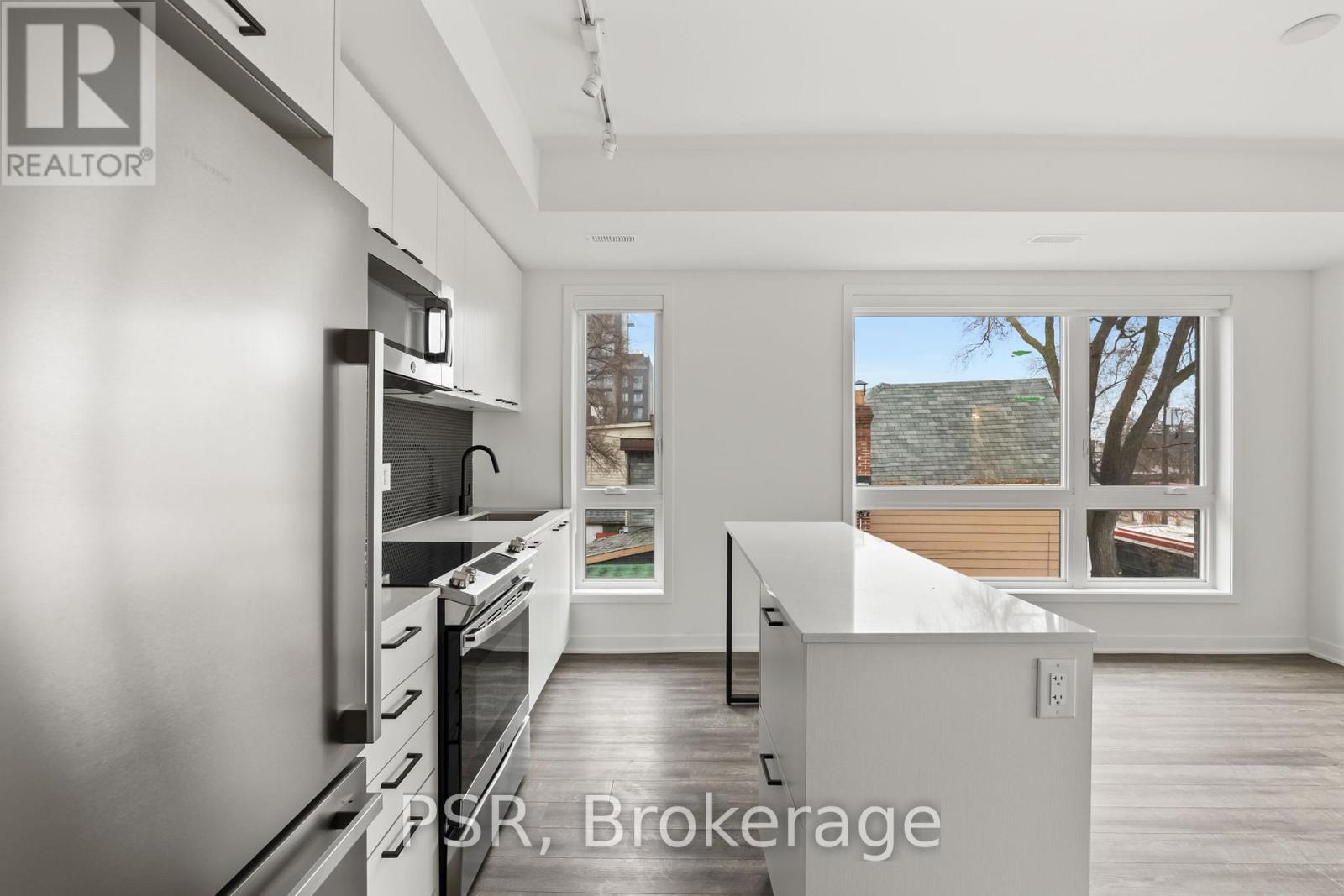 Th 13 40 Ed Clark Gardens Boulevard