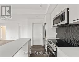 Th 13 40 Ed Clark Gardens Boulevard, Image 3