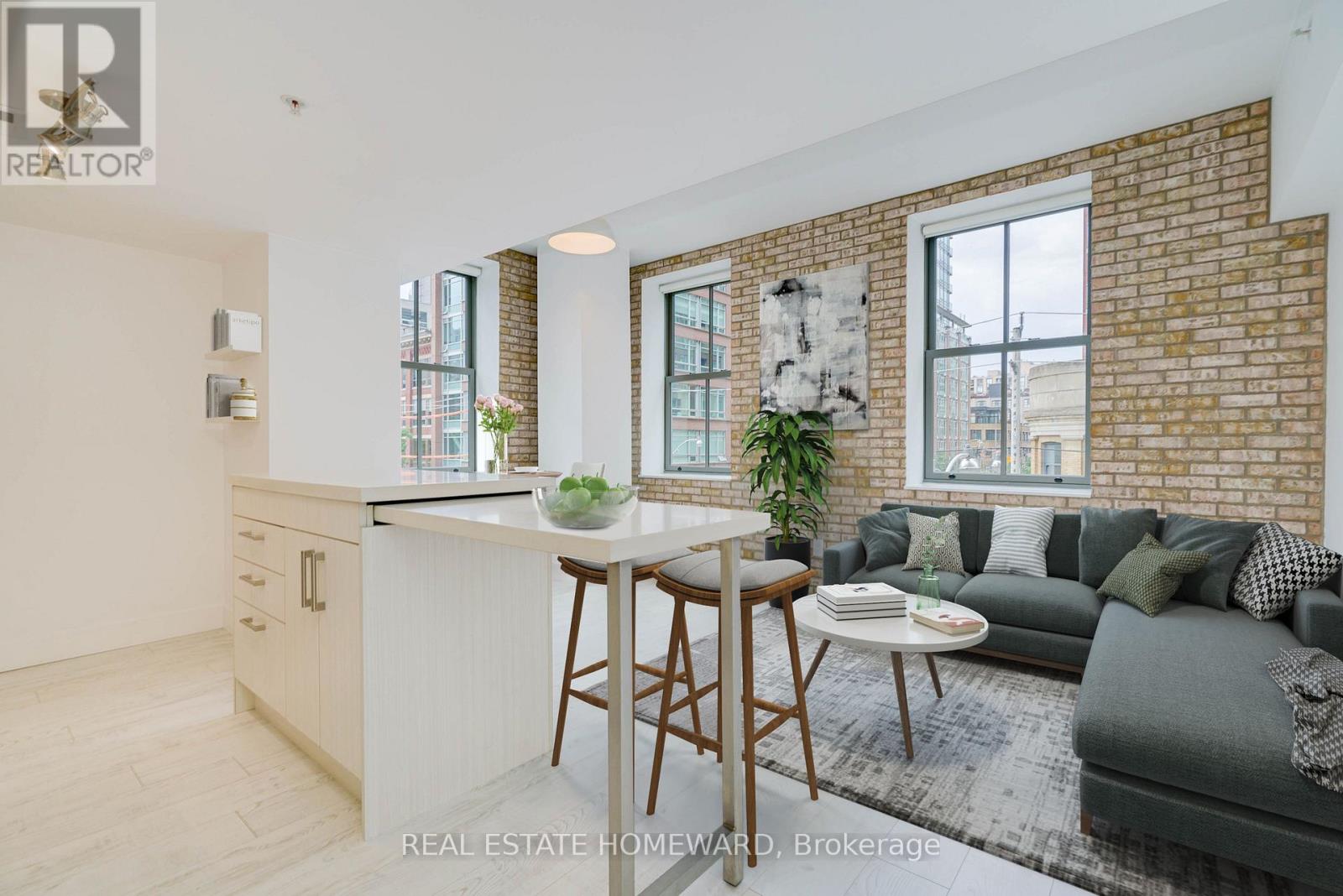 304 39 Sherbourne Street