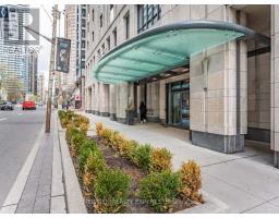 208 955 Bay Street, Image 3