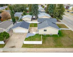 Family room - 9701 100, Morinville, AB T8R1G6 Photo 4