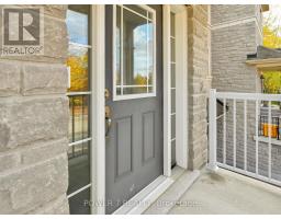 Dining room - 180 Woodspring Avenue, Newmarket, ON L3X3J4 Photo 3