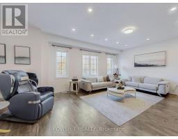 Great room - 180 Woodspring Avenue, Newmarket, ON L3X3J4 Photo 4