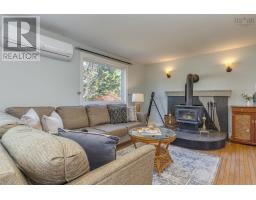 Family room - 698 Ketch Harbour Road, Portuguese Cove, NS B3V1K2 Photo 5