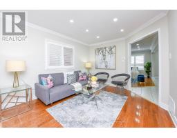 Living room - 60 Ferncastle Crescent, Brampton, ON L7A3P3 Photo 4