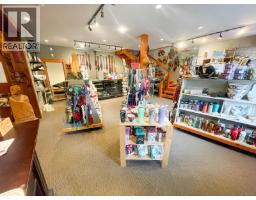 7581 Island Hwy S, Fanny Bay, BC V0R1W0 Photo 4