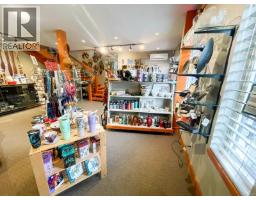 7581 Island Hwy S, Fanny Bay, BC V0R1W0 Photo 5