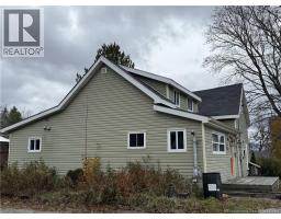 3pc Bathroom - 56 Elm Street, St Stephen, NB E3L2S8 Photo 3