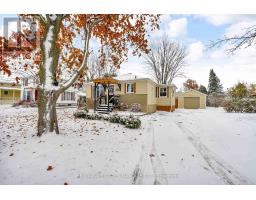 Living room - 24 Bethune Avenue, South Stormont, ON K0C1P0 Photo 4