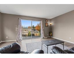 Kitchen - 205 45702 Watson Road Garrison Crossing, Chilliwack, BC V2R3E6 Photo 3