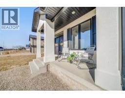 2pc Bathroom - 631 Summit, Lakeshore, ON N0R1A7 Photo 4