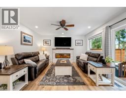 Primary Bedroom - 6508 Mystery Beach Rd, Fanny Bay, BC V0R1W0 Photo 2