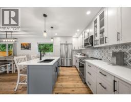 Bathroom - 6508 Mystery Beach Rd, Fanny Bay, BC V0R1W0 Photo 4