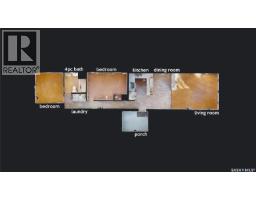 Enclosed porch - 211 Railway Avenue, Wawota, SK S0G5A0 Photo 4