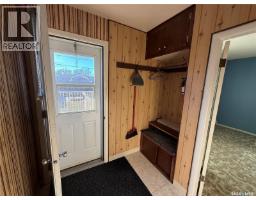 Living room - 326 3rd Avenue Sw, Eston, SK S0L1A0 Photo 2