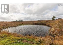 Bath (# pieces 1-6) - 5347 Highway 1, Salmon River, NS B5A5B2 Photo 3